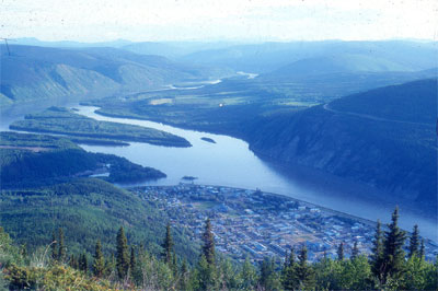 Dawson City vid yukonfloden, utsikt frn "Theo Dome".